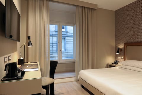 Deluxe Double Room | Premium bedding, memory foam beds, minibar, in-room safe