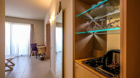 Deluxe Suite, Balcony, Sea View | Soundproofing, free WiFi, bed sheets