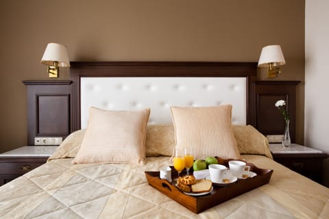 Soundproofing, free WiFi, bed sheets