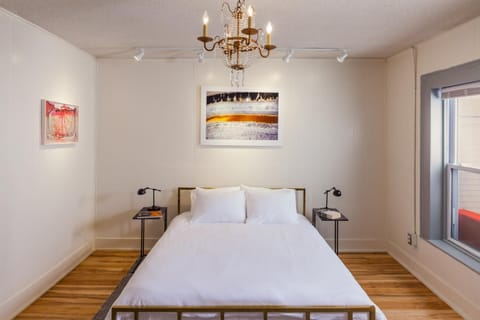 Classic Room, 1 Queen Bed, Non Smoking | Desk, free WiFi, bed sheets