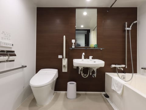 Twin Room, Accessible | Bathroom | Free toiletries, hair dryer, slippers, bidet