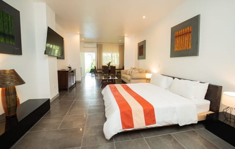 Family Suite with Shared Pool | Premium bedding, down comforters, pillowtop beds, minibar