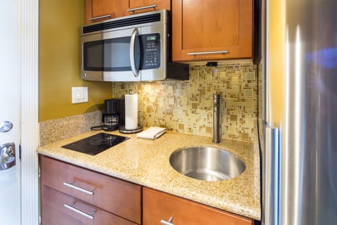 Ocean View Studio with Kitchenette | Private kitchenette | Fridge, microwave, coffee/tea maker, cookware/dishes/utensils