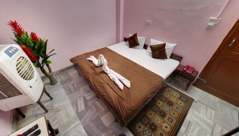 Deluxe Twin Room (with Cooler) | In-room safe, desk, soundproofing, free WiFi