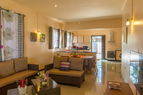 Comfort Villa, 3 Bedrooms | Living room | TV