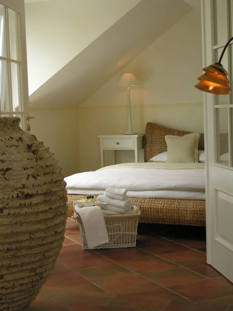 Apartment | Premium bedding, in-room safe, desk, iron/ironing board