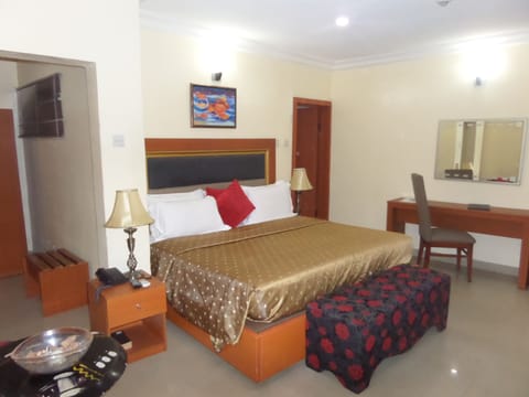 Executive Room | Premium bedding, desk, laptop workspace, internet