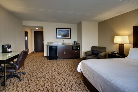 Standard Room, 1 King Bed (Wet Bar) | Premium bedding, in-room safe, desk, laptop workspace