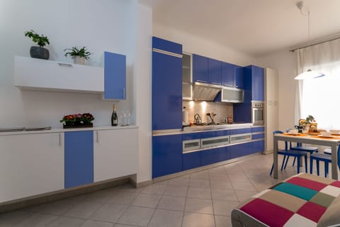 Apartment, 1 Bedroom | Private kitchen | Full-size fridge, oven, stovetop, espresso maker