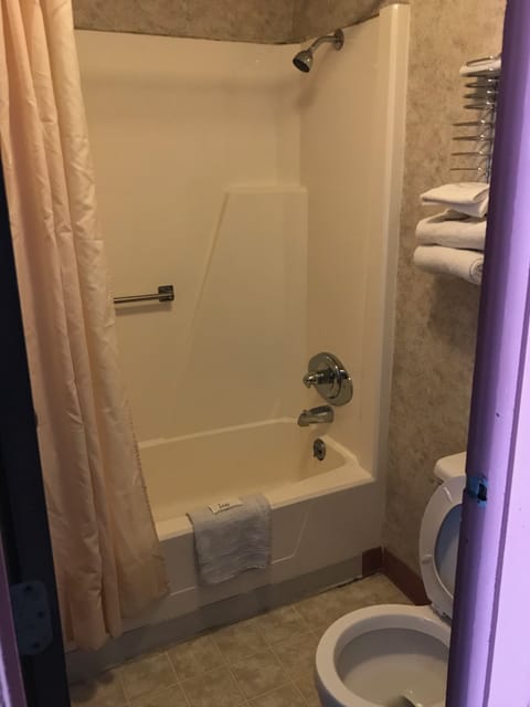 Standard Room, 2 Double Beds, Non Smoking | Bathroom shower