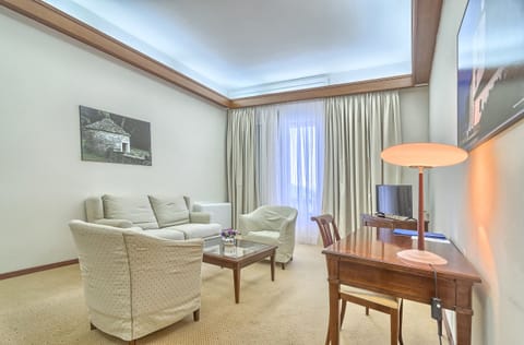 Suite, Balcony, Sea View | 1 bedroom, minibar, in-room safe, desk