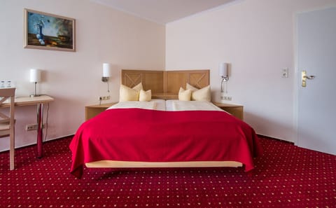 Comfort Double Room | Premium bedding, in-room safe, desk, laptop workspace