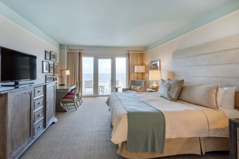 Premier Room, 1 King Bed, Ocean View (Pool View) | Egyptian cotton sheets, premium bedding, pillowtop beds, in-room safe