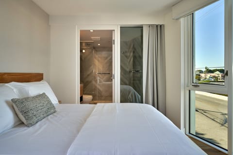 Premier Suite | Premium bedding, memory foam beds, desk, laptop workspace