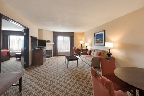 Suite, 1 Bedroom, Fireplace (Wet Bar) | In-room safe, desk, laptop workspace, iron/ironing board