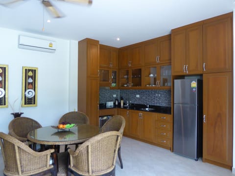 Tropicana Garden Villa 4 Bedrooms  | Private kitchen | Full-size fridge, microwave, oven, stovetop