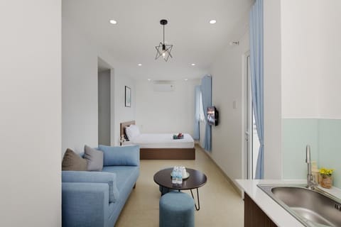 Senior Suite, 1 Bedroom, Balcony, Sea Facing | Desk, blackout drapes, soundproofing, free WiFi