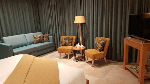 Comfort Quadruple Room, Corner | Premium bedding, minibar, in-room safe, desk