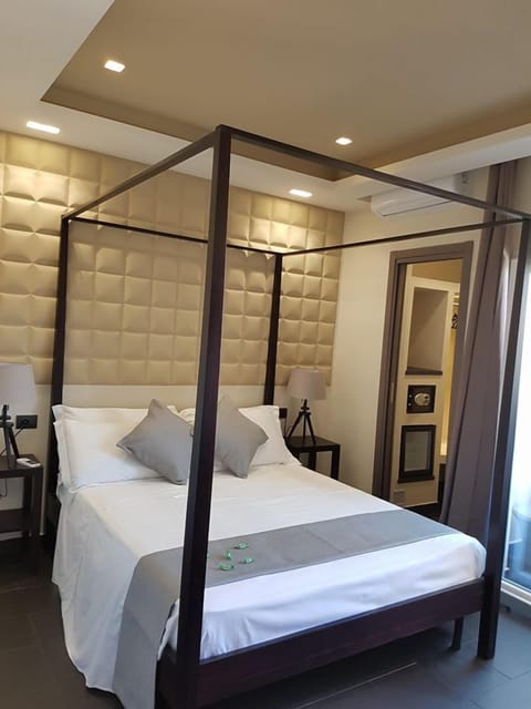 Superior Double Room | Premium bedding, minibar, in-room safe, desk