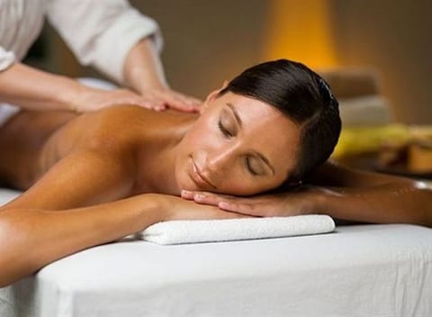 Couples treatment rooms, sauna, steam room, body treatments