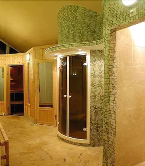 Sauna, spa tub, steam room, body treatments, aromatherapy