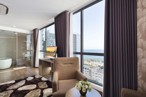 Apartment Suite, Sea View | Premium bedding, minibar, in-room safe, desk
