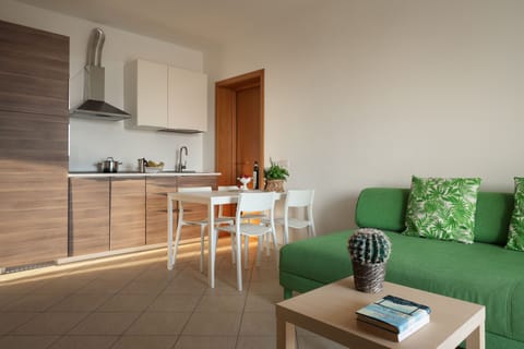 Comfort Apartment, 2 Bedrooms, Terrace | Private kitchen