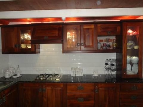 Villa, 5 Bedrooms, Garden View, Garden Area | Private kitchen | Fridge, microwave, oven, stovetop