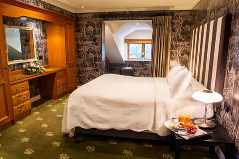 Suite | Iron/ironing board, free WiFi, bed sheets