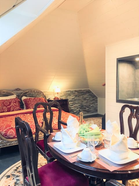 Comfort Apartment, 2 Bedrooms, Non Smoking | Individually decorated, individually furnished, free WiFi, bed sheets