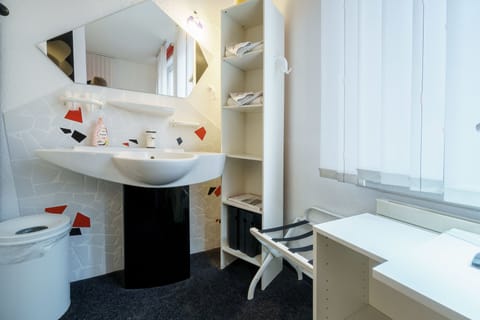 Triple Room, Shared Bathroom | Bathroom sink