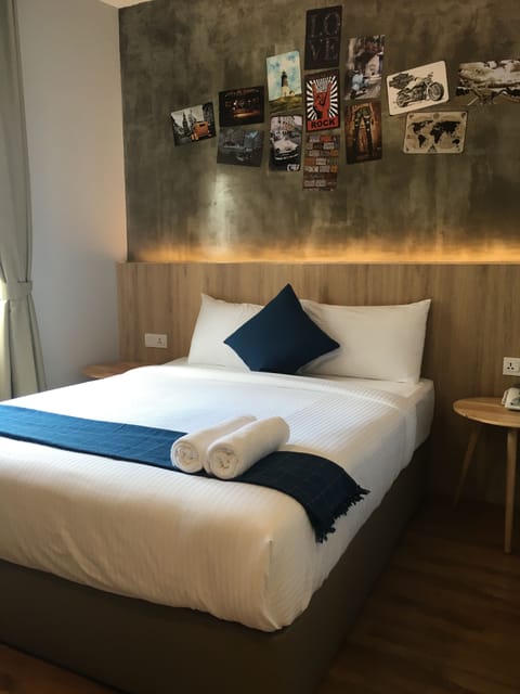 In-room safe, iron/ironing board, free WiFi, bed sheets