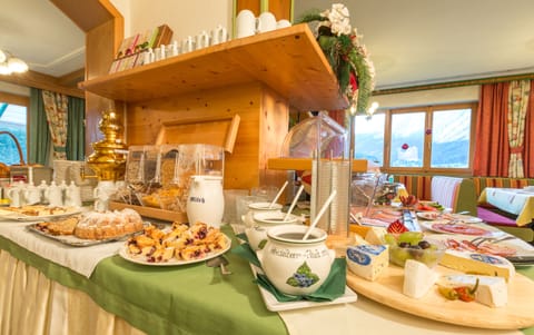Free buffet breakfast