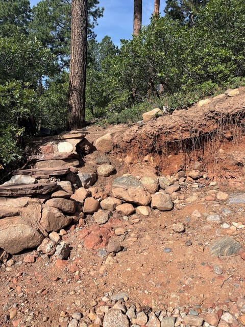 We are surrounded by natural beauty & the trail 2the lake is just that- natural.