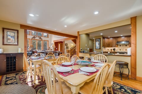 Dining Room looking into Living Room. Console bar left side of picture.