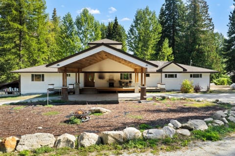 Front of house with Large Porch