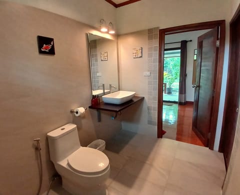 Signature Villa | Bathroom | Shower, free toiletries, hair dryer, bidet