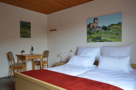 Double Room, Vineyard View | Minibar, laptop workspace, blackout drapes, cribs/infant beds