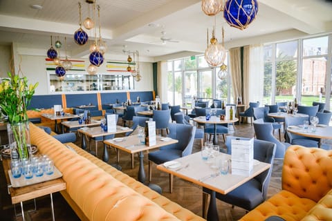 Breakfast, lunch and dinner served