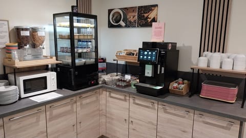 Daily buffet breakfast (EUR 9.50 per person)