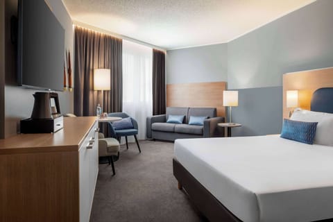 Family Room | In-room safe, blackout drapes, soundproofing, free cribs/infant beds