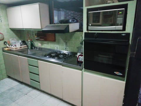 Family Room | Shared kitchen | Fridge, microwave