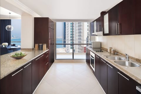 Apartment, 3 Bedrooms, Non Smoking, City View (Balcony) | Private kitchen | Fridge, microwave, stovetop, dishwasher