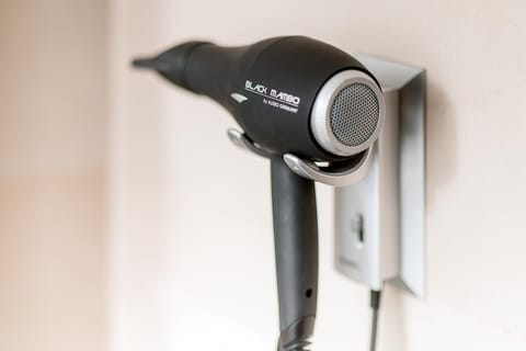 Standard Single Room | Minibar, in-room safe, desk, soundproofing