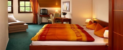 Basic Double Room | Desk, free WiFi, bed sheets