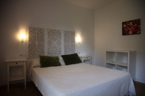 Double Room | Soundproofing, cribs/infant beds, rollaway beds, free WiFi