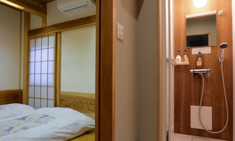 In-room safe, free WiFi, bed sheets