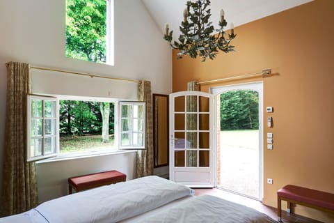 Double Room | Premium bedding, desk, soundproofing, iron/ironing board