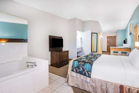 Studio Suite, 1 King Bed, Non Smoking | Pillowtop beds, desk, iron/ironing board, rollaway beds