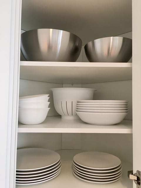 Apartment, 1 Bedroom, Courtyard View | Private kitchen | Coffee/tea maker, electric kettle, dining tables